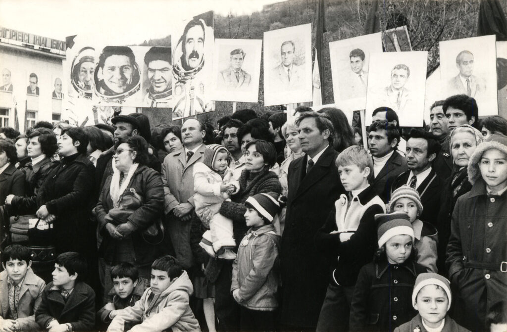 Посрещане на Георги Иванов в Ловеч, 16 май 1979 г. Сред участниците в митинг е и Димитър Мишев